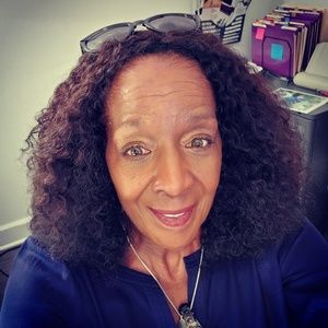 Meet your Posher, Linda